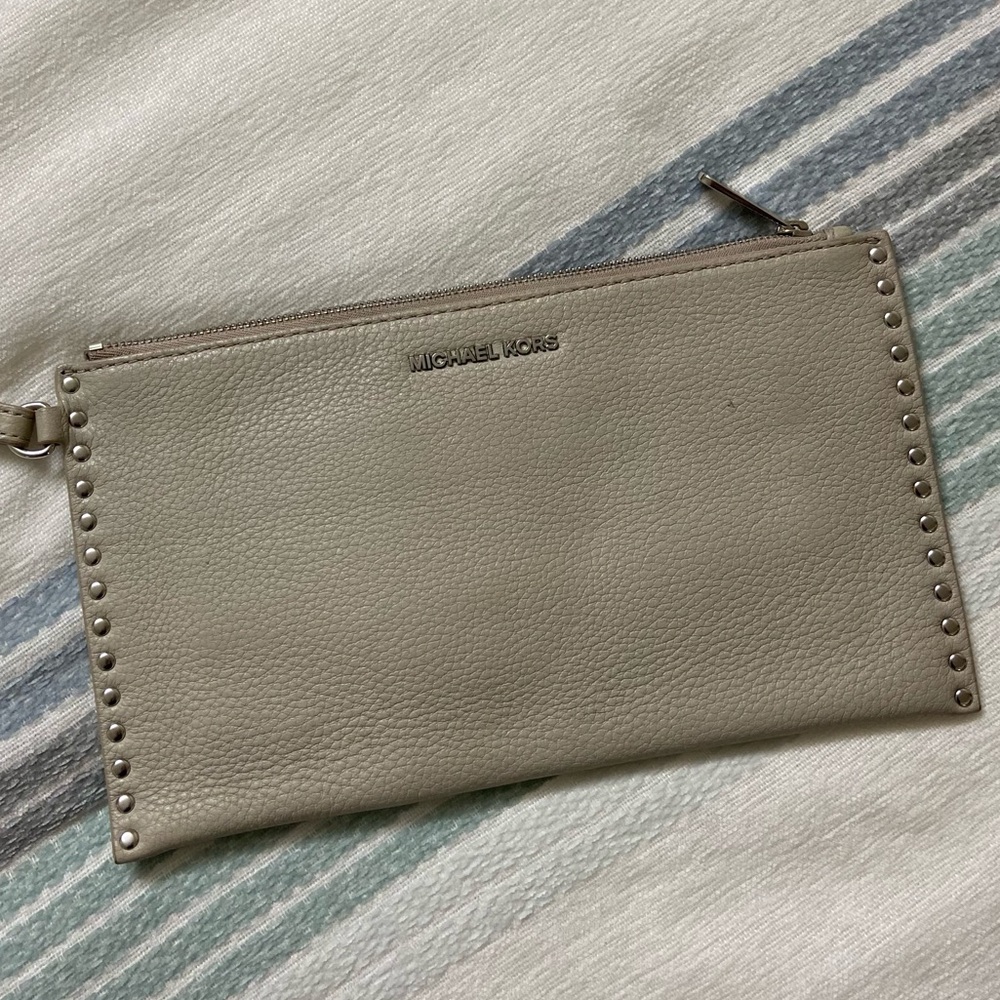 Michael Kors Astor Studded Large Leather Wristlet - Cement Color